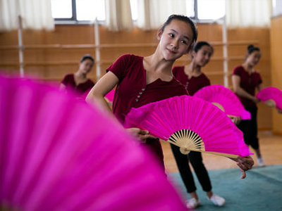 美術(shù)設(shè)計(jì)與制作