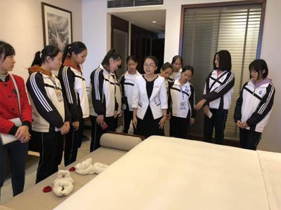 飯店管理與運營