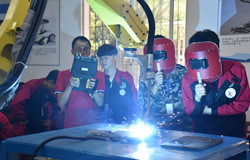 四川鍋爐高級(jí)技工學(xué)校