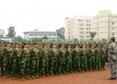 成都青華職業(yè)學(xué)校