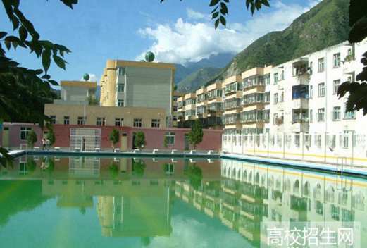 四川省甘孜衛(wèi)生學校