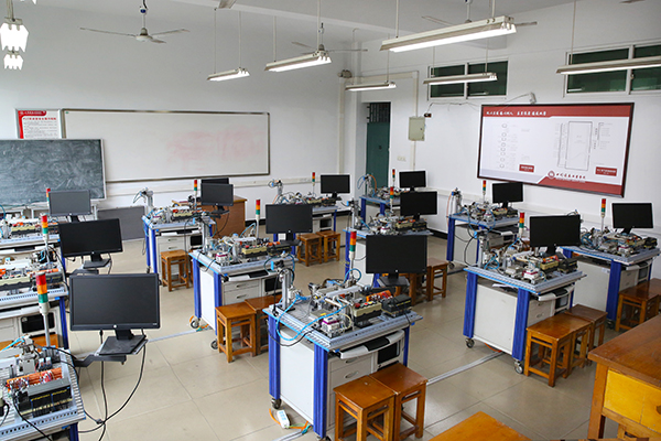 四川儀表工業(yè)學(xué)校