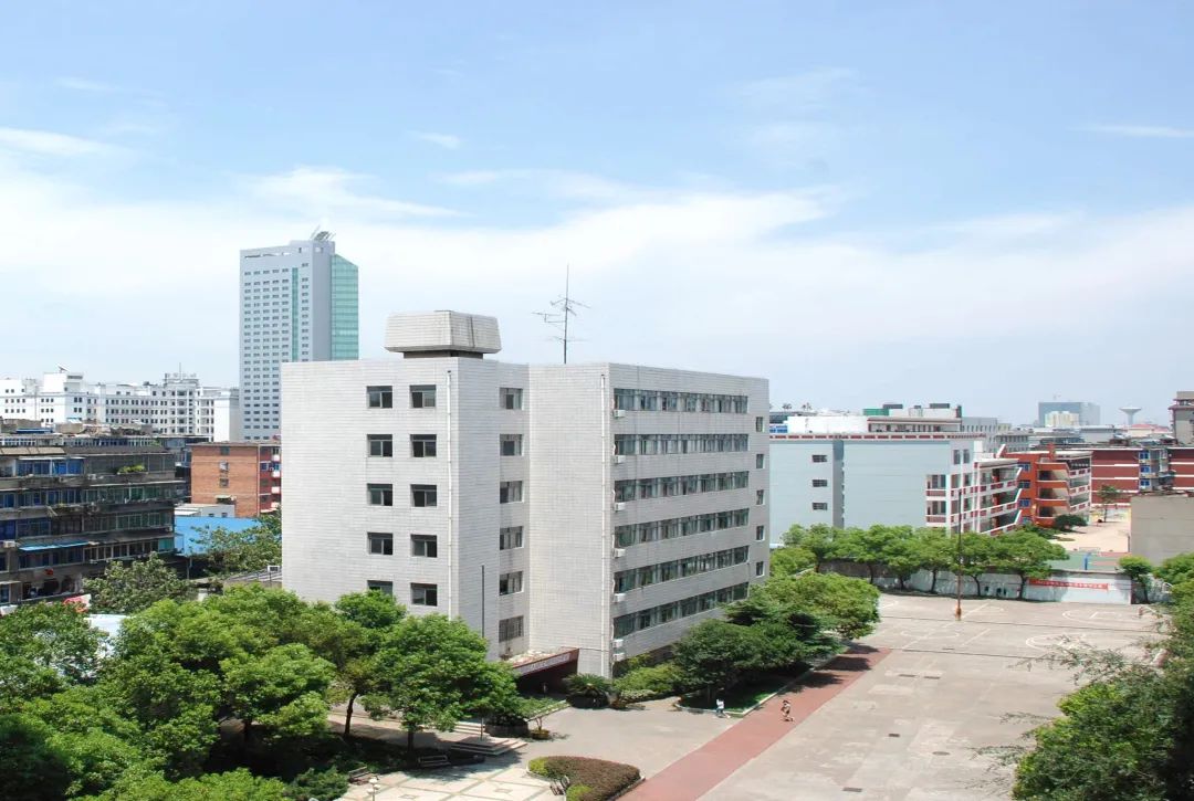 南昌市衛(wèi)生學(xué)校