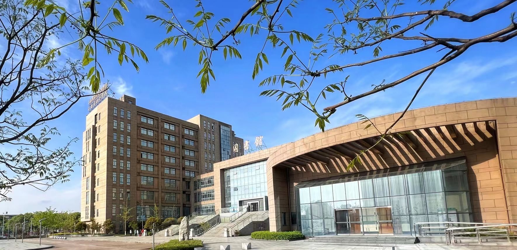 江西省醫(yī)藥學(xué)校