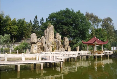 福建商貿(mào)學(xué)校