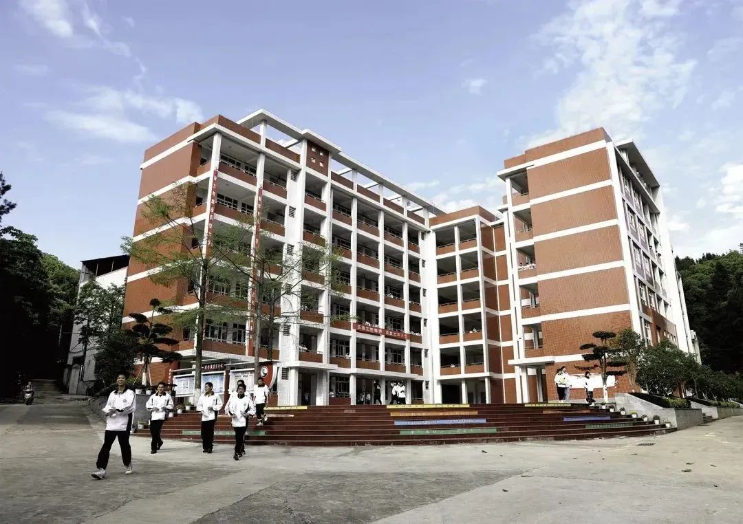 福建中職升學(xué)資訊:福建九地市中職升學(xué)率排名第一的學(xué)校來(lái)了!